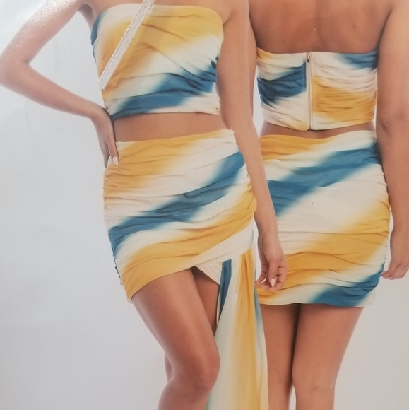 Alluring Two Piece Set - Picture 3 of 3